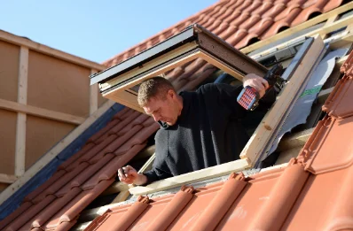 Pose de fenêtres de toit Velux à Perrouse